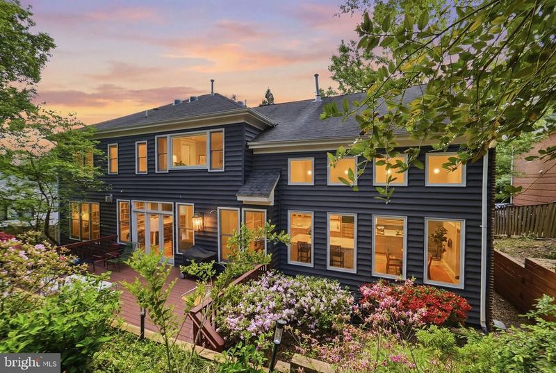 2235 Military Rd, Arlington, VA 22207
