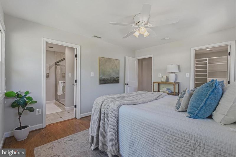 8231 Mcneil St, Vienna, VA 22180