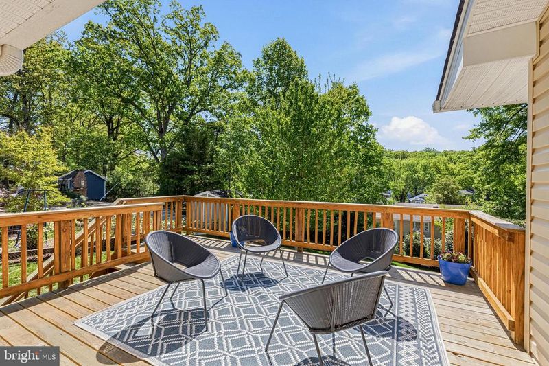 8231 Mcneil St, Vienna, VA 22180