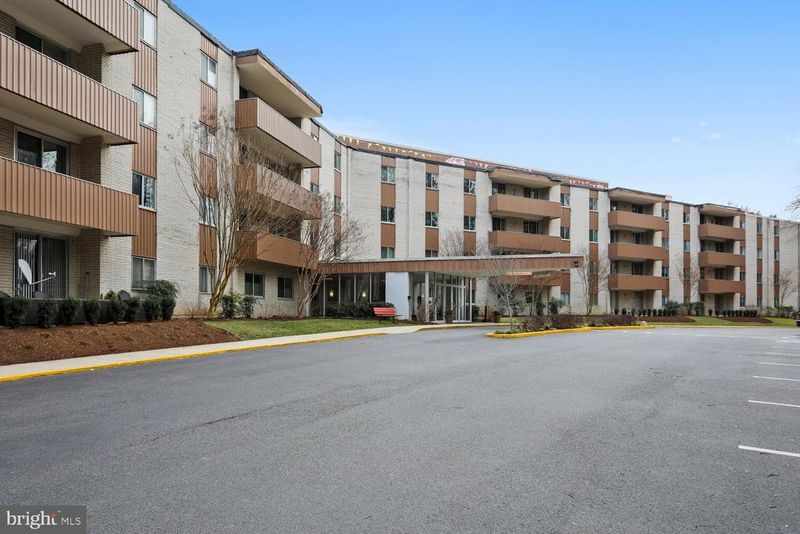 7501 Democracy Blvd #B-222, Bethesda, MD 20817