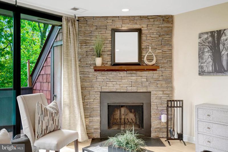 2240 S Randolph St #2, Arlington, VA 22204