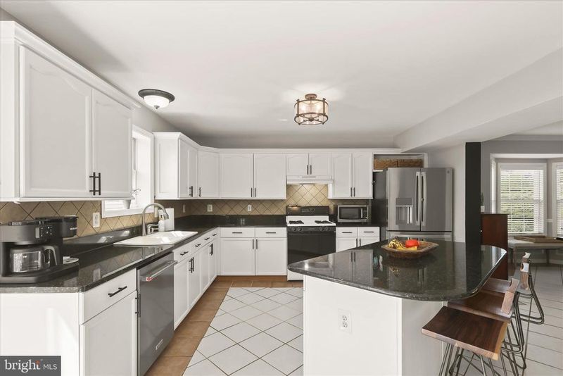 239 Bishops Glen Dr, Frederick, MD 21702