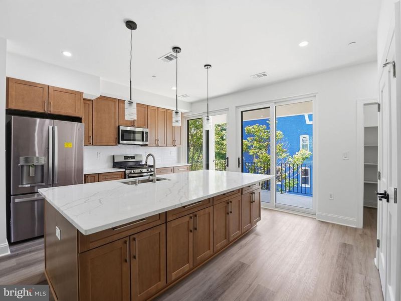 2404 North Capitol St NW #B, Washington, DC 20002