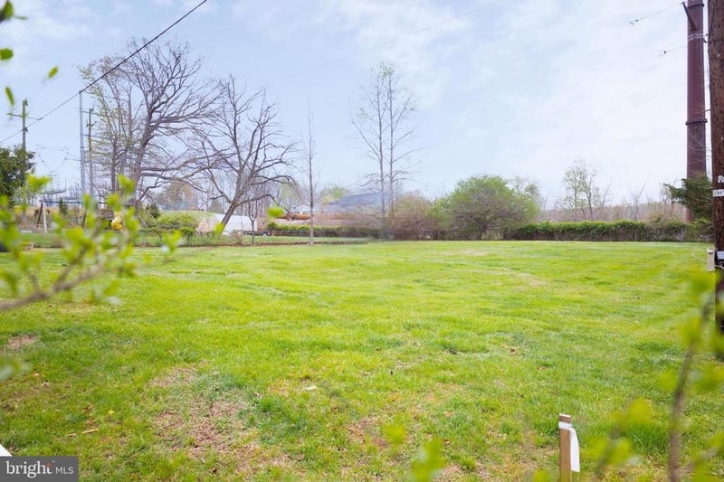 1205 Aquia Dr, Stafford, VA 22554