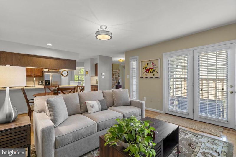 20421 Remsbury Pl, Gaithersburg, MD 20886