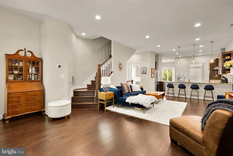 1426 Van Valkenburgh Ln, Alexandria, VA 22301