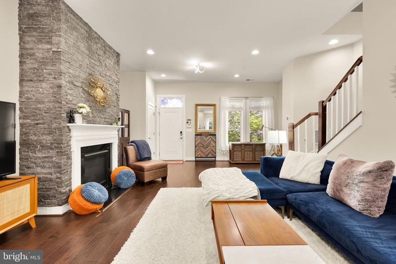 1426 Van Valkenburgh Ln, Alexandria, VA 22301