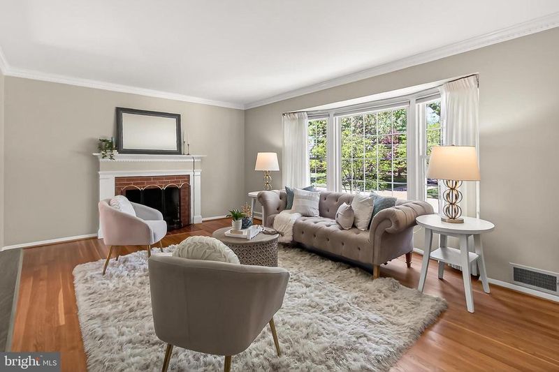 8603 Cushman Pl, Alexandria, VA 22308