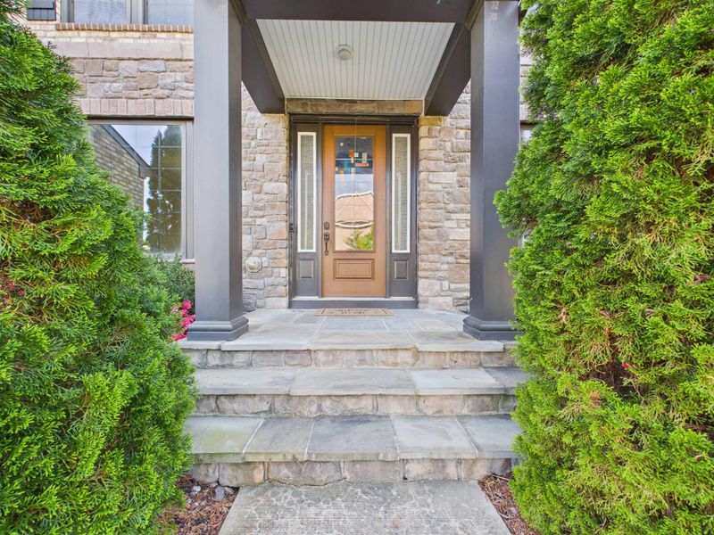 42106 Barrymoore Pl, Chantilly, VA 20152