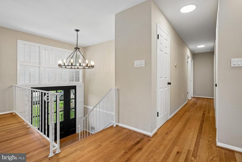 10710 Almond St, Fairfax, VA 22032