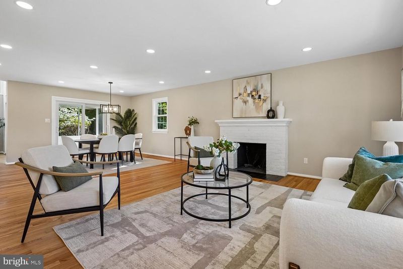 10710 Almond St, Fairfax, VA 22032
