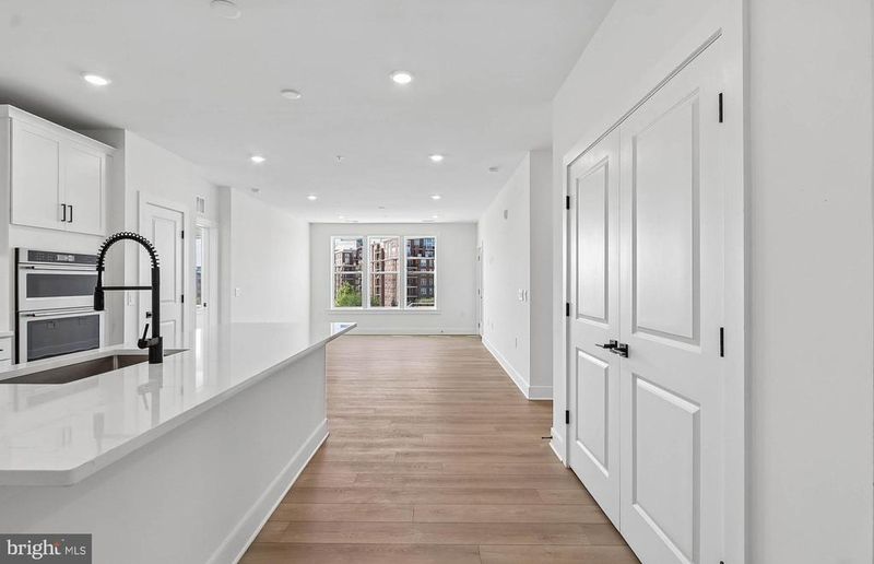 1121 Fortune Ter #303, Potomac, MD 20854