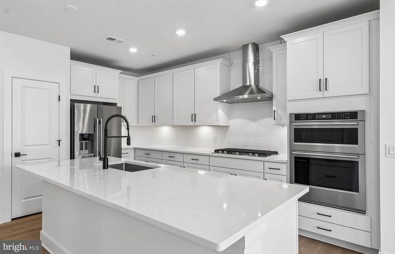 1121 Fortune Ter #303, Potomac, MD 20854