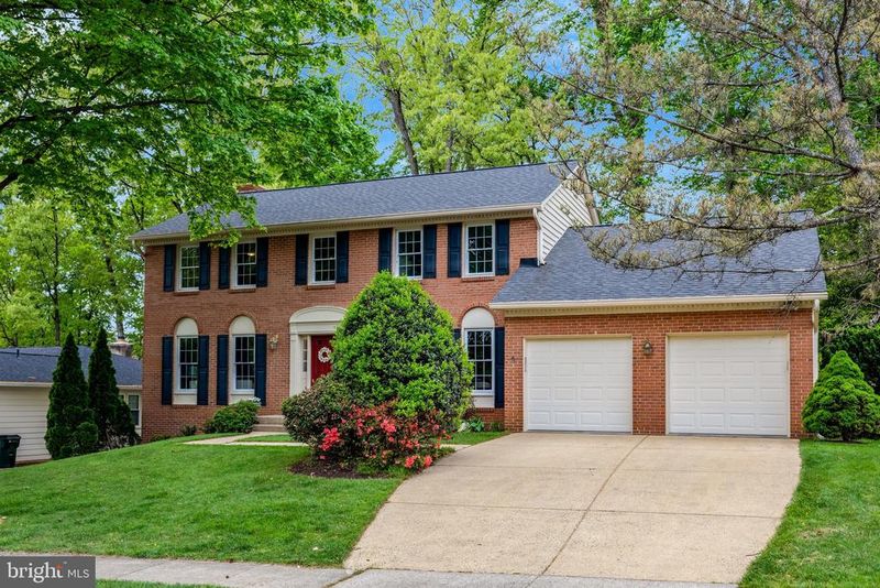 9705 Flintridge Ct, Fairfax, VA 22032