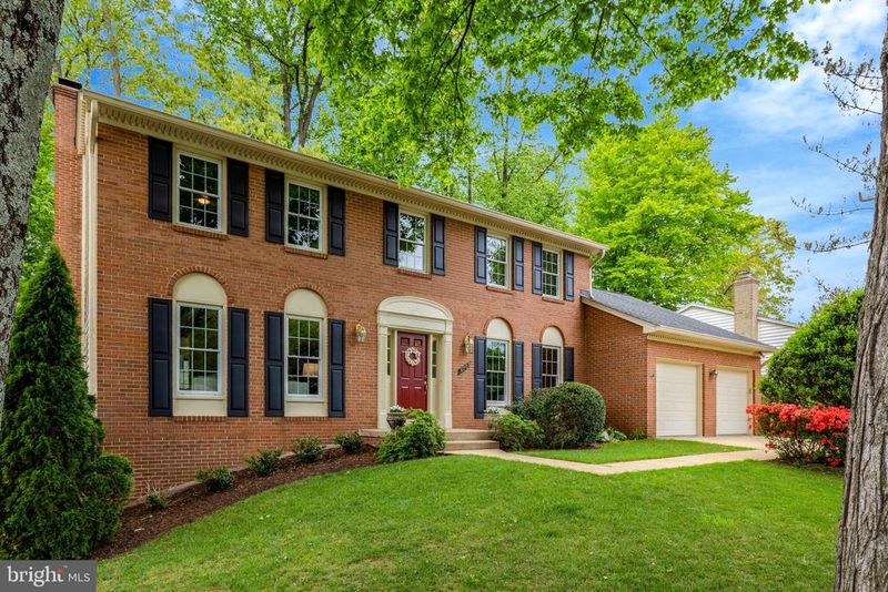 9705 Flintridge Ct, Fairfax, VA 22032