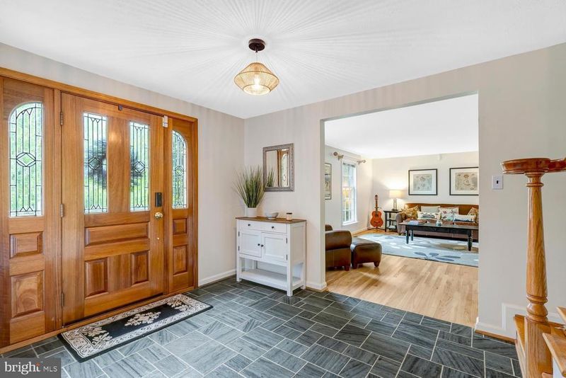 4212 Pickering Pl, Alexandria, VA 22309
