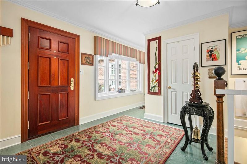 9352 Mount Vernon Cir, Alexandria, VA 22309