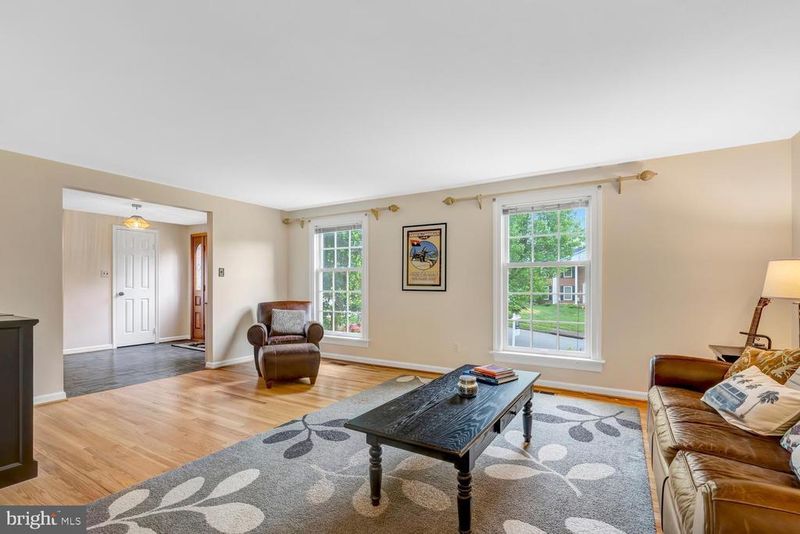 4212 Pickering Pl, Alexandria, VA 22309