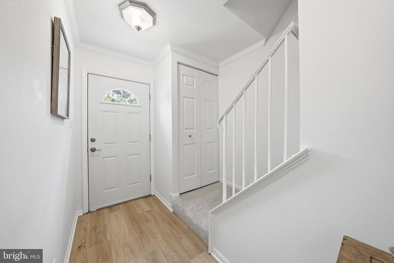 4978 Mcfarland Dr, Fairfax, VA 22032
