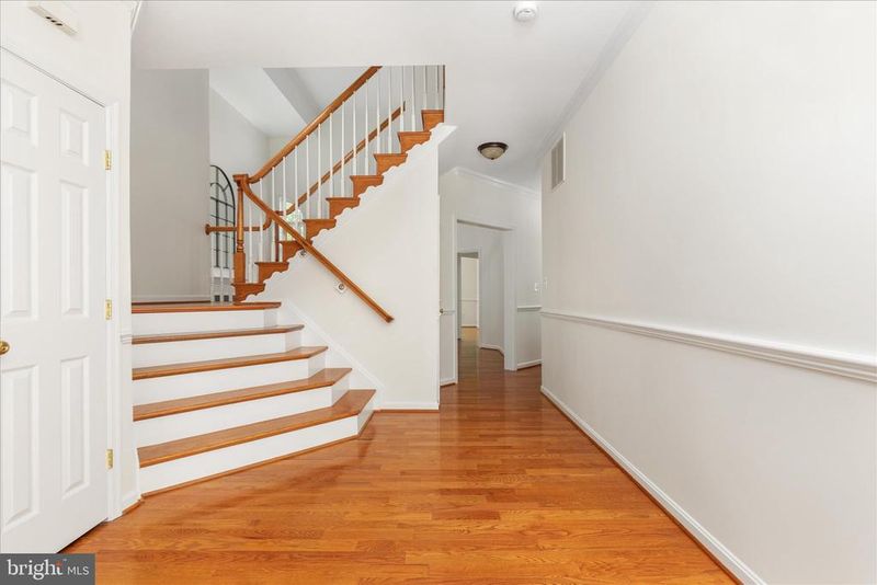 2898 Gretna Pl, Vienna, VA 22181