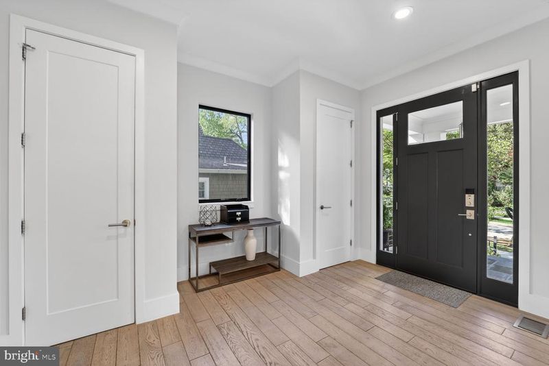 5310 Dorsett Pl NW, Washington, DC 20016