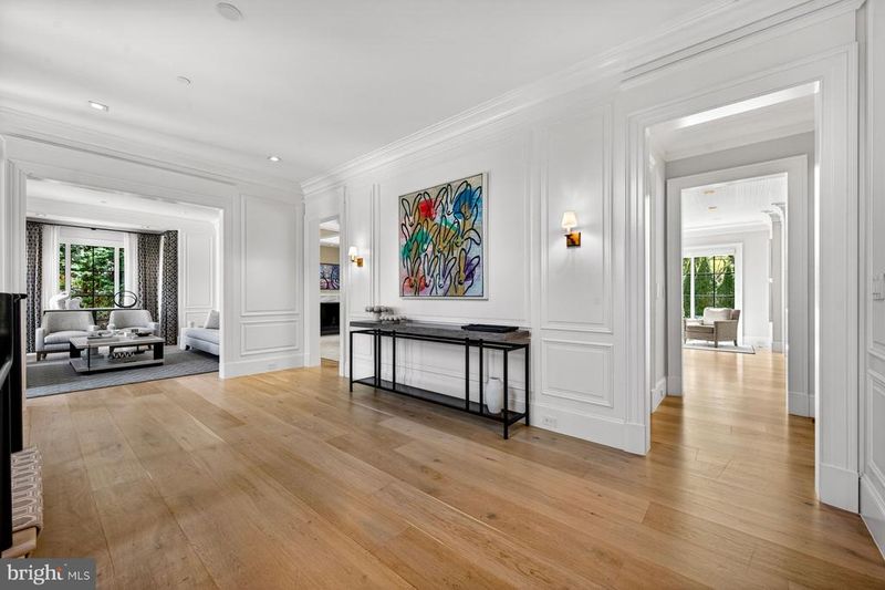 4432 Chestnut Ln NW, Washington, DC 20007