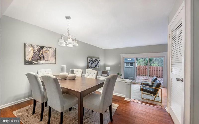 5822 Burke Manor Ct, Burke, VA 22015