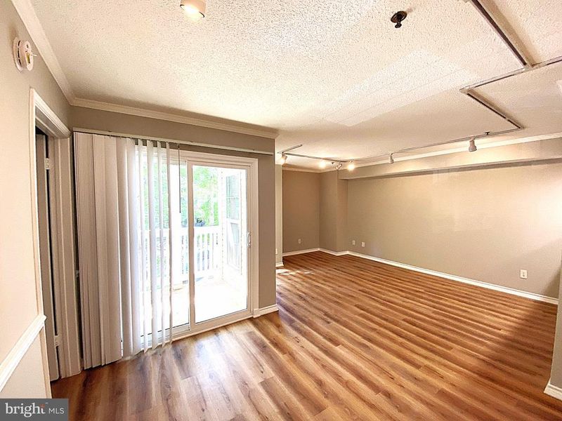 1524 Lincoln Way #209, Mclean, VA 22102