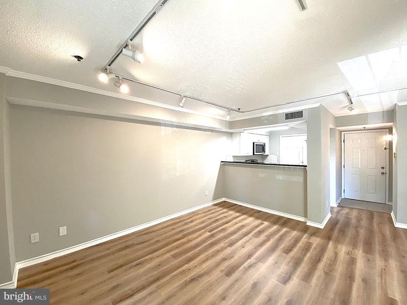1524 Lincoln Way #209, Mclean, VA 22102