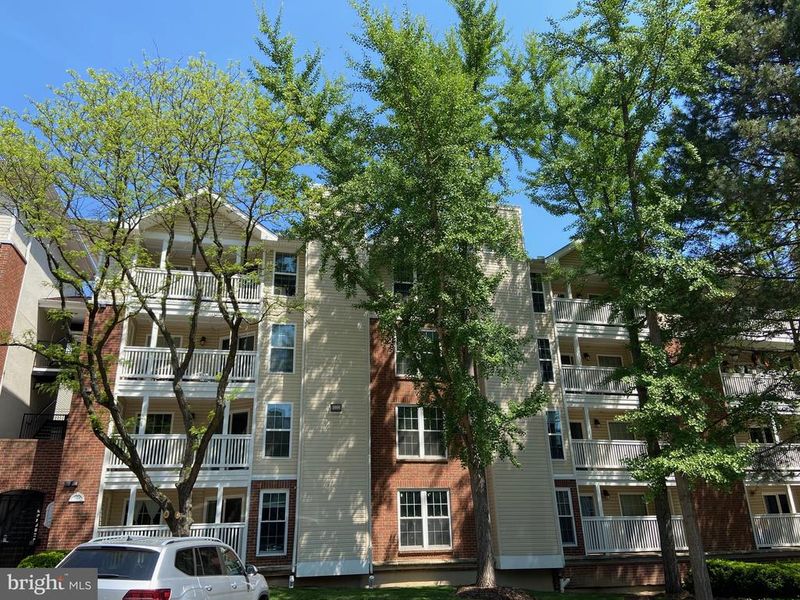 1524 Lincoln Way #209, Mclean, VA 22102