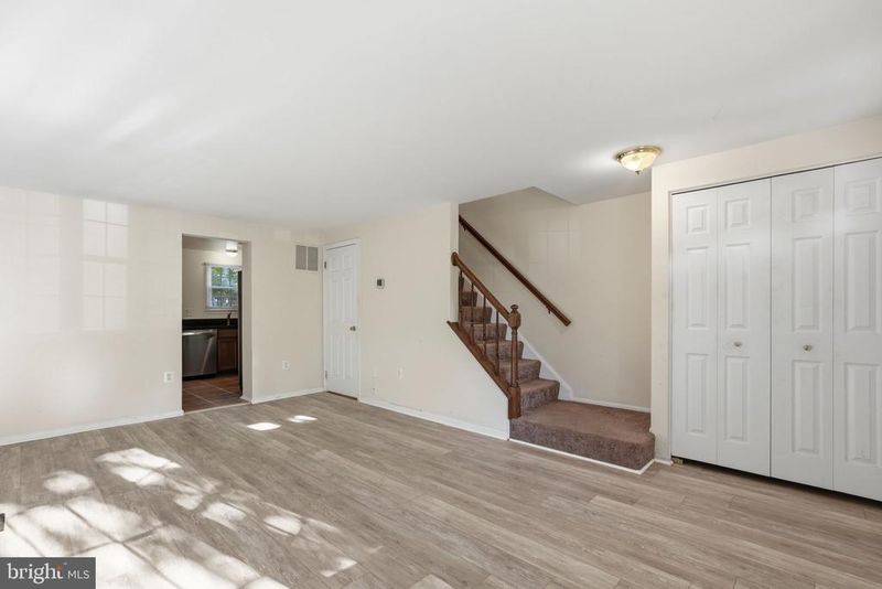 129 Bickel Ct, Sterling, VA 20165