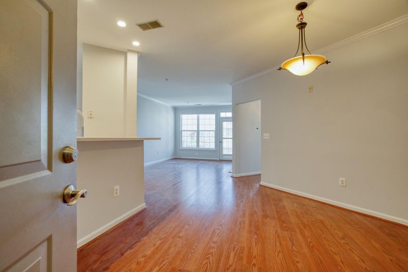 2701 Bellforest Ct #303, Vienna, VA 22180