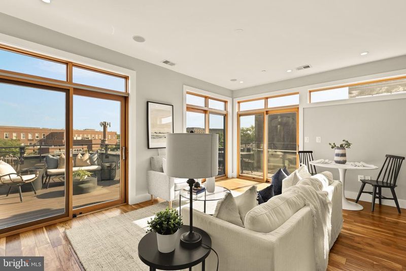 1337 K St SE #PENTHOUSE 3, Washington, DC 20003