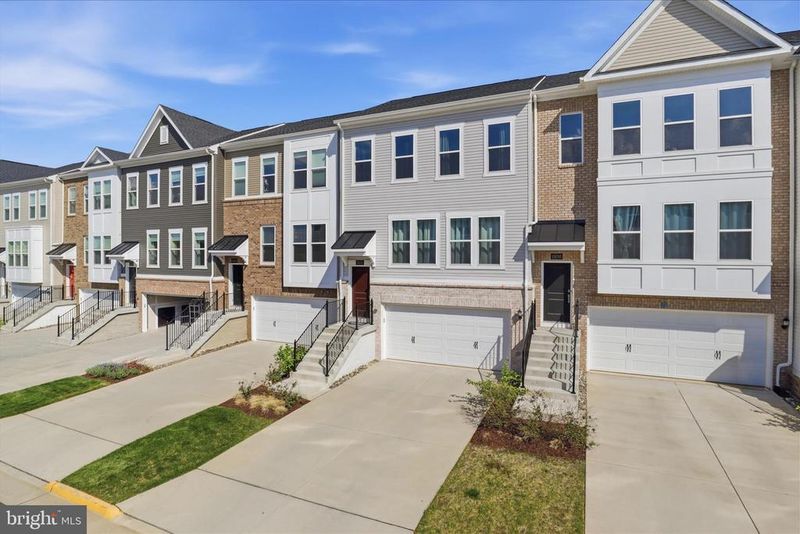 15032 Jaxton Square Ln, Haymarket, VA 20169
