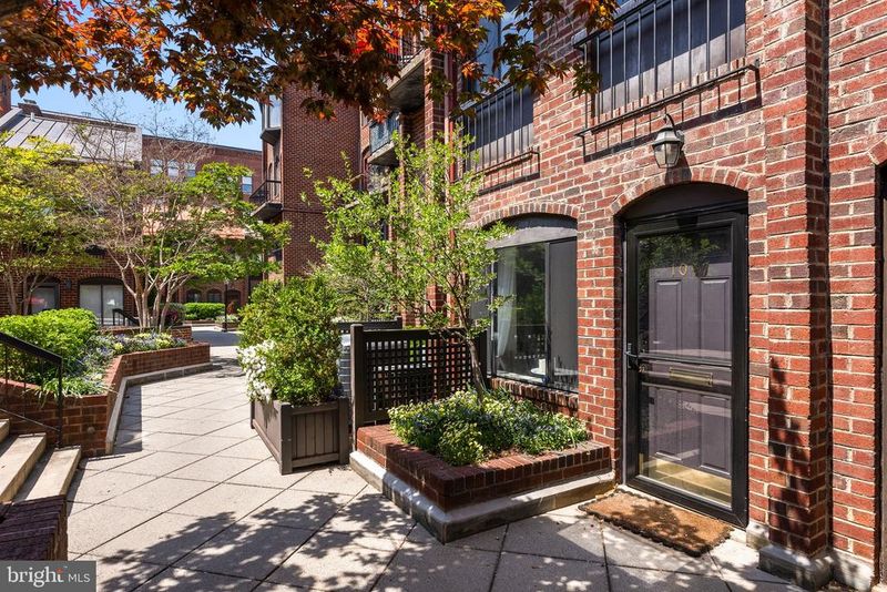1047 Paper Mill Ct NW #1047, Washington, DC 20007