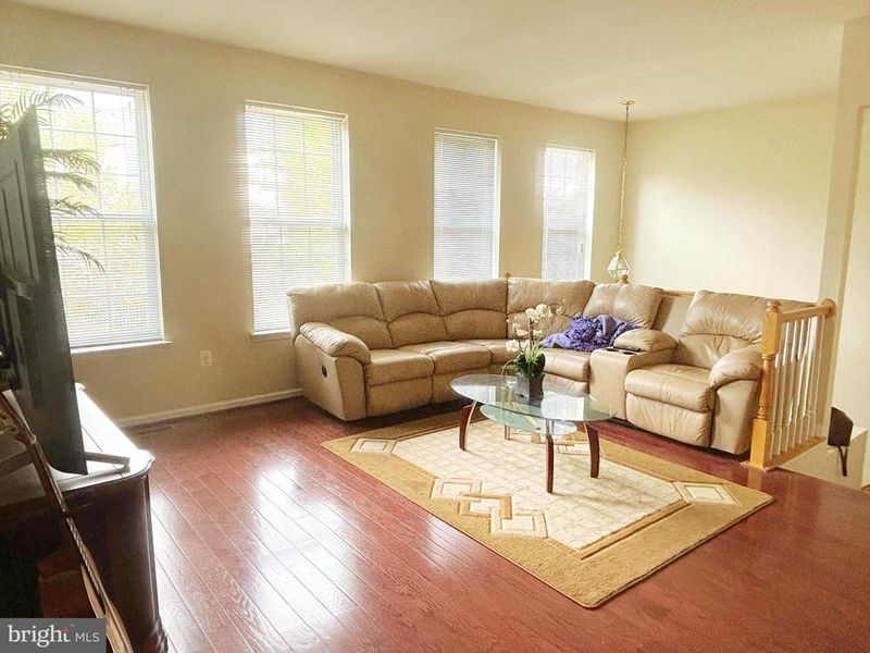 12646 Heron Ridge Dr, Fairfax, VA 22030