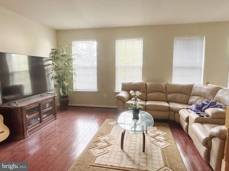 12646 Heron Ridge Dr, Fairfax, VA 22030