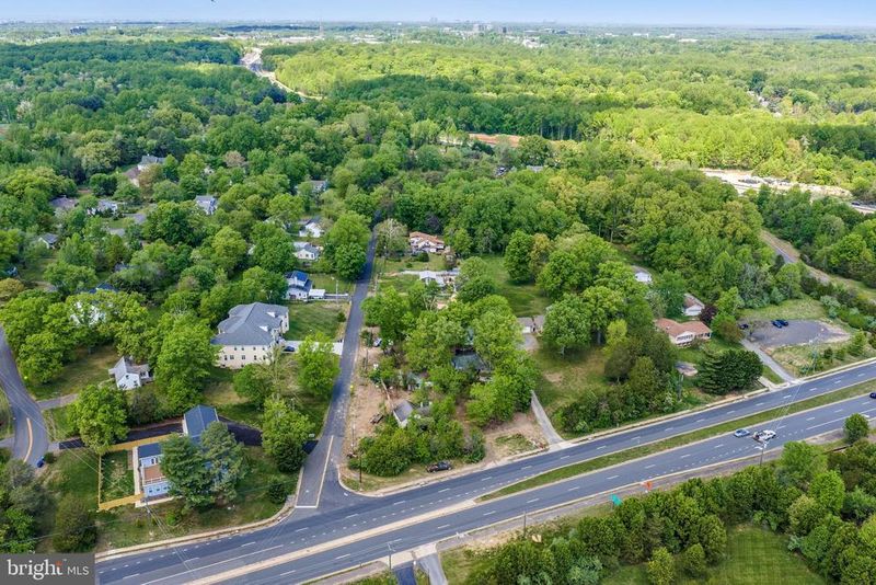 12224 Braddock Rd, Fairfax, VA 22030