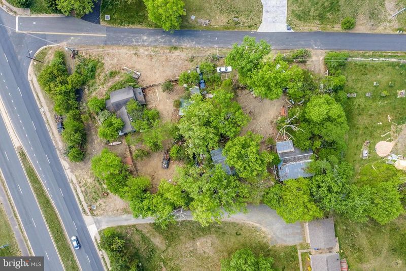 12224 Braddock Rd, Fairfax, VA 22030