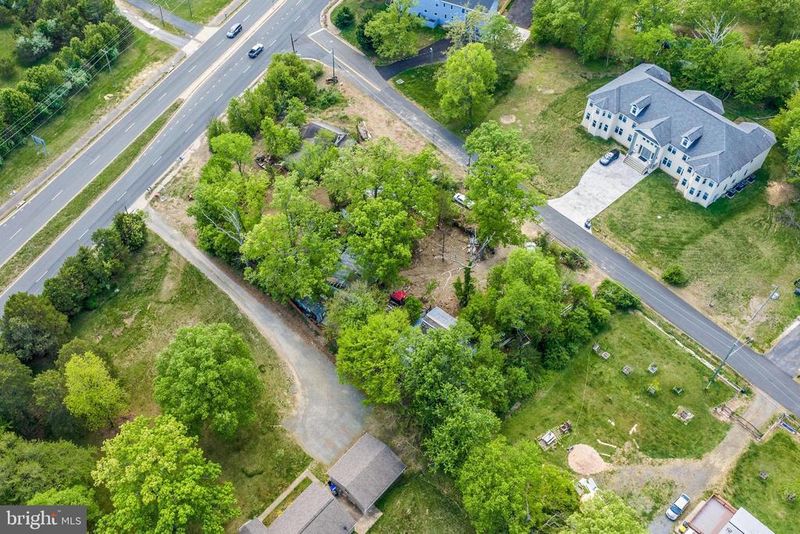 12224 Braddock Rd, Fairfax, VA 22030