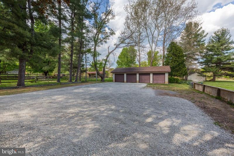 15630 Edgegrove Rd, Purcellville, VA 20132