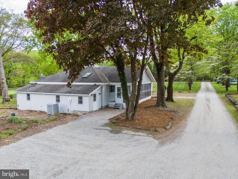 15630 Edgegrove Rd, Purcellville, VA 20132