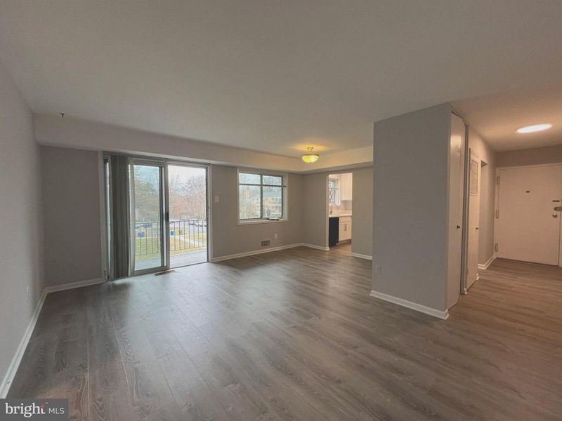 10500 Weymouth St #104, Bethesda, MD 20814