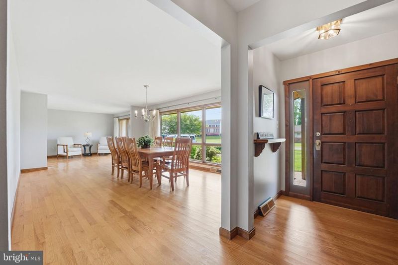 908 Bay St, Woodbridge, VA 22191