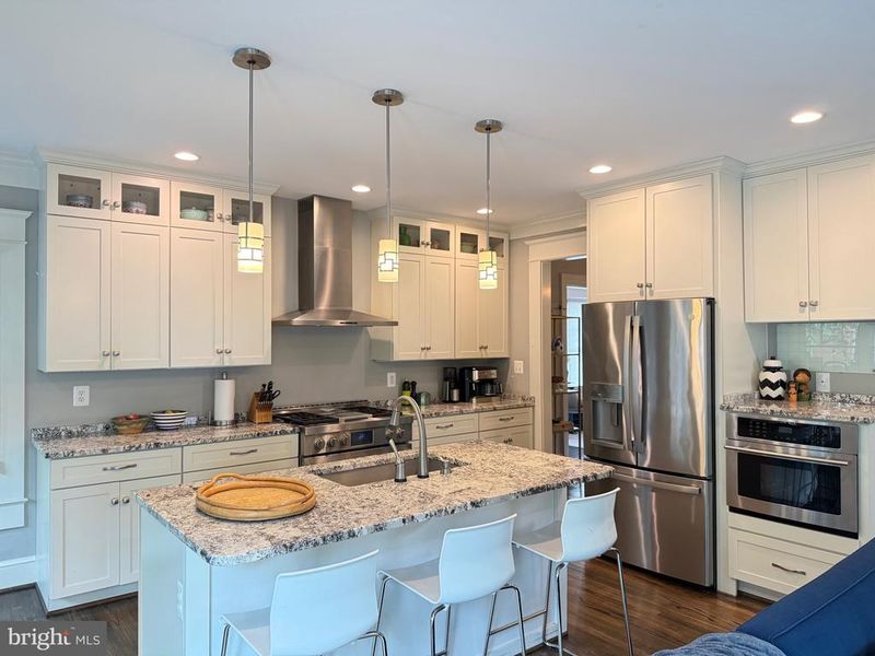 3 W Masonic View Ave, Alexandria, VA 22301
