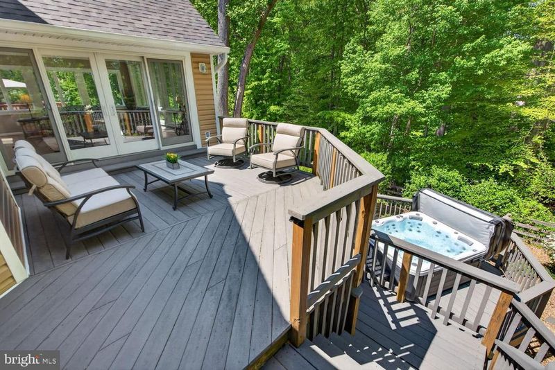 6104 Harmon Pl, Springfield, VA 22152