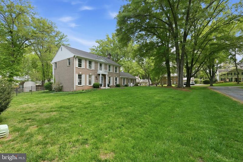 4609 Jasmine Dr, Rockville, MD 20853