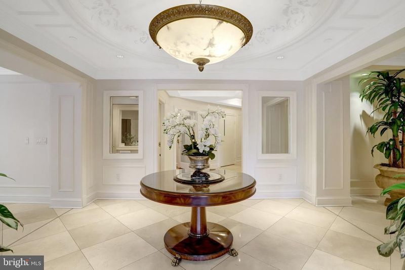 1201 N Nash St #402, Arlington, VA 22209