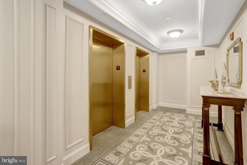 1201 N Nash St #402, Arlington, VA 22209