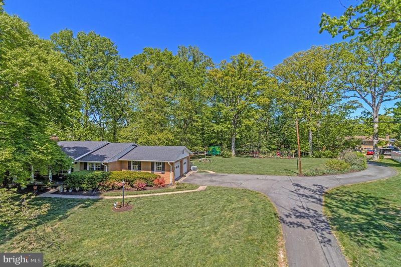 5655 Glenwood Dr, Alexandria, VA 22310